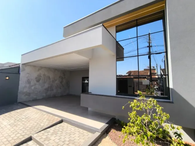 Casa à venda em Rio Verde - GO com piscina, churrasqueira e armários em todos os cômodos