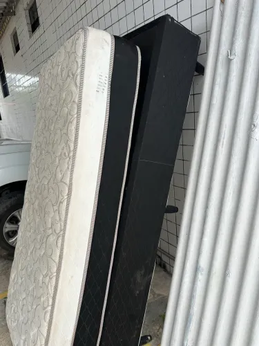 Vende-se cama box - Solteiro.