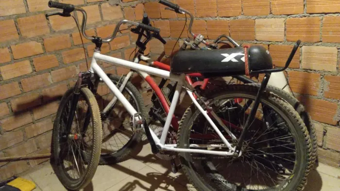 Vendo bicicleta meio usada
