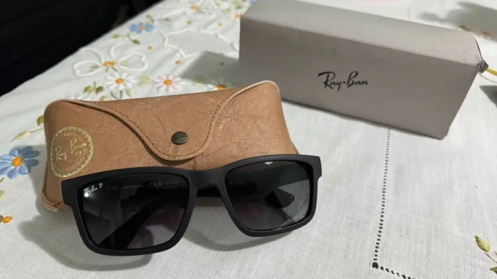 Óculos Ray Ban esporte 