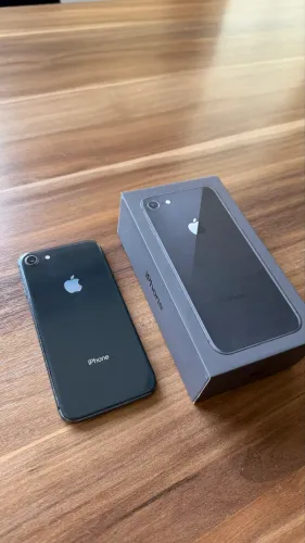 iPhone 8 (64GB) com caixa