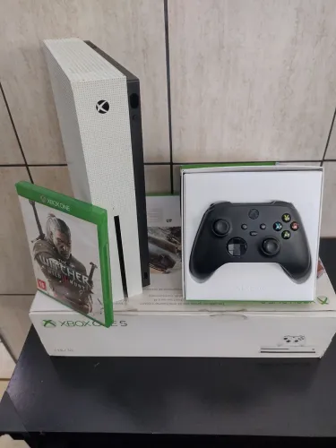 Xbox one s 500 GB com a Caixa+ controle novo + jogo