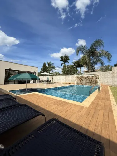 Casa à venda: Um refúgio de elegância, conforto e integração com a natureza - Jardim L'Erm
