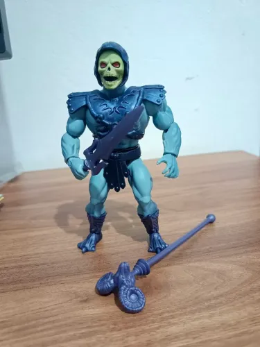 Boneco Esqueleto do HeMan articulado e com acessórios