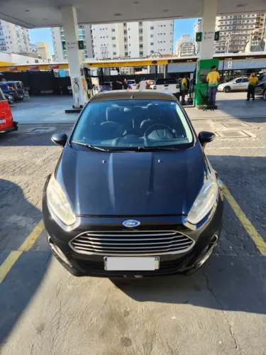 Ford Fiesta 1.6 16V Flex Aut. 5P 2015
