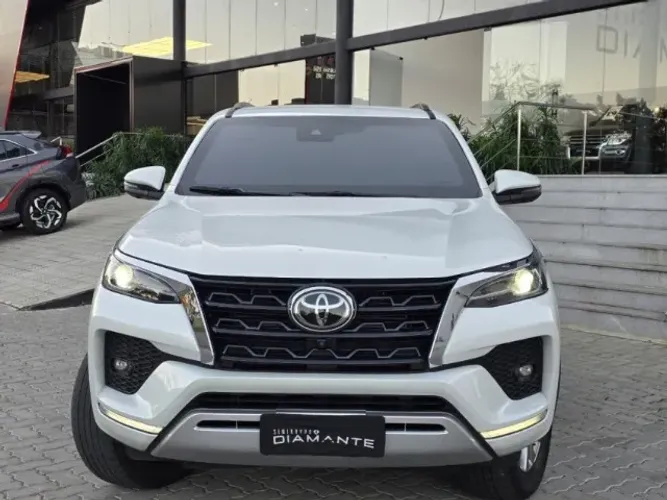 Toyota Hilux SW4 SRX 4X4 2.8 TDI 16V Dies. Aut. 2023