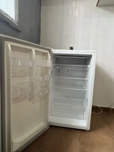Vende-se Frigobar!