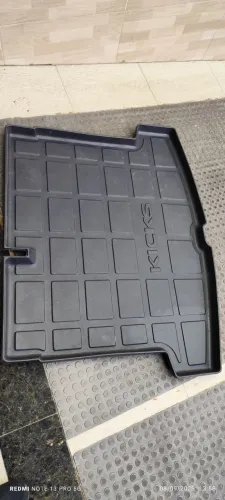 Protetor de assoalho do porta malas kicks
