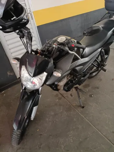 Vendo troco por carro 
