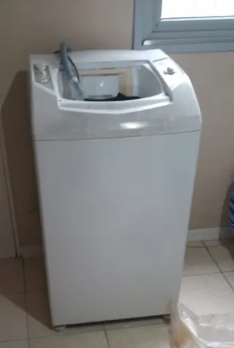 Máquina de lavar 9kg funcionando