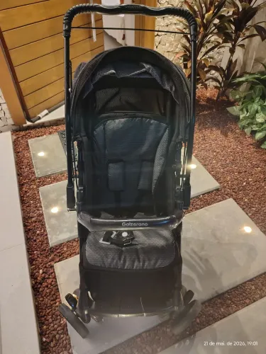 CARINHO DE BEBÊ E BEBÊ CONFORTO MUITO NOVO
