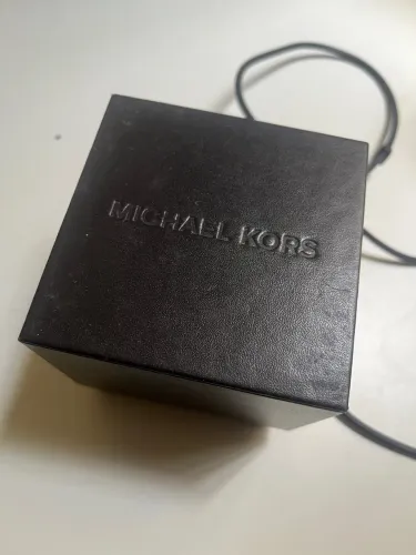 Vendo Relógio Mikel kors , seminovo, muito bem conservado e com excelente aparência!