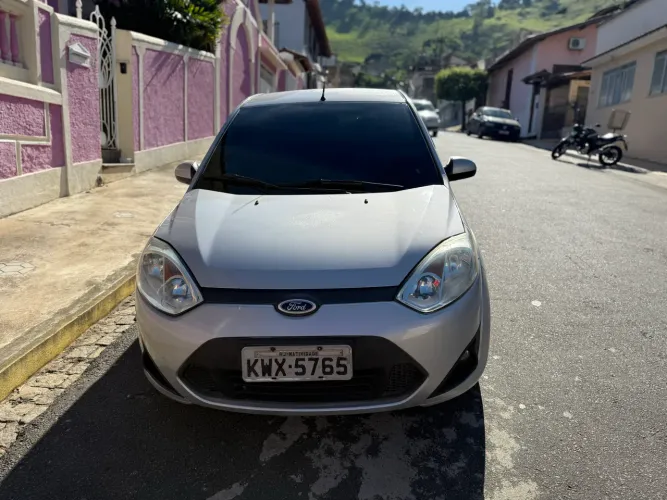Ford Fiesta SE 1.6 8V Flex 5P 2014