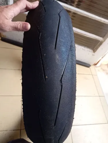 Pneu Pirelli super Corsa 140 70 17