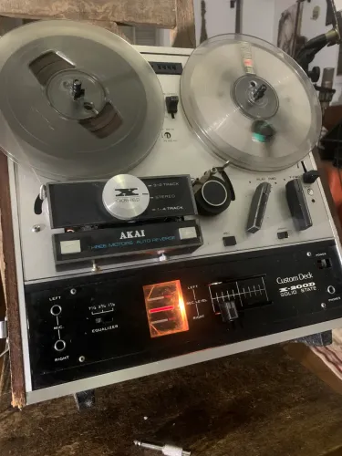 Gravador de rolo Akai x200d para manutenção