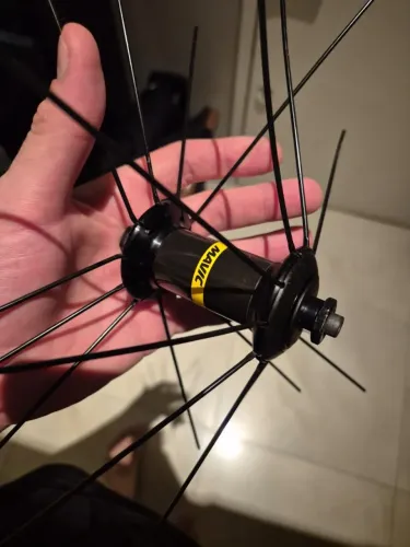 Cubo roda Mavic Aksium M11