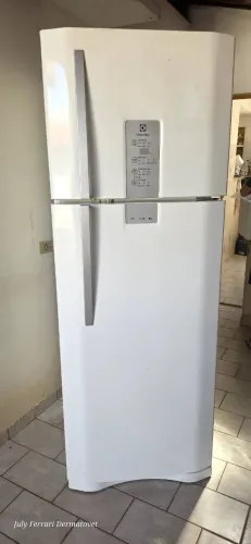 Geladeira Electrolux Fost Free 459L. NÃO ESTÁ FUNCIONANDO (NÃO ESTÁ GELANDO!). Não entrego