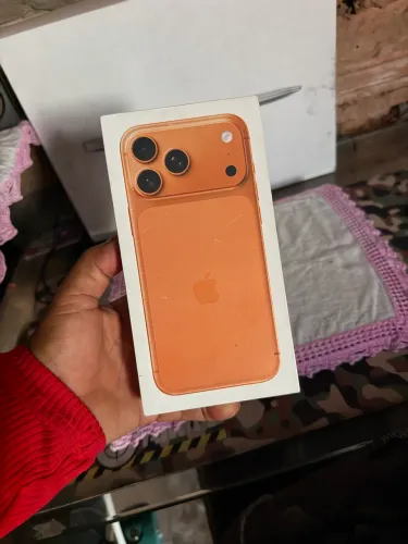 iPhone 17 Pro Max Laranja