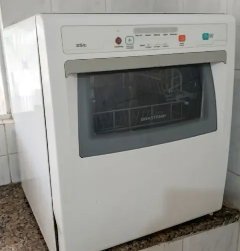 Lava-Louças Brastemp 8 Serviços - Modelo BLF08ABANA (8 pessoas)