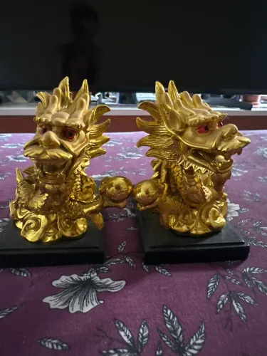 Dragão dourado da sorte (chinês) 