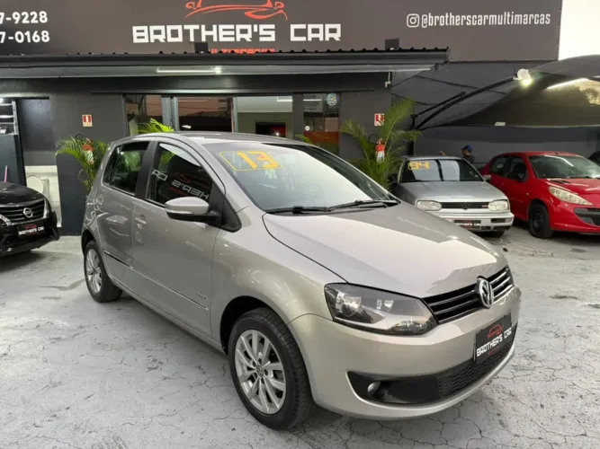 Volkswagen Fox 1.6 MI Total Flex 8V 5P 2013