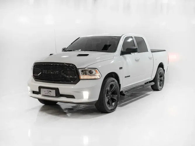Ram Classic Laramie 5.7 V8 16V Gasolina 4X4 Aut. 2022