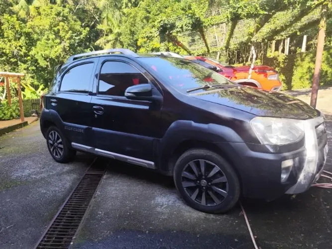 Toyota Etios Cross 1.5 Flex 16V 5P Mec. 2015