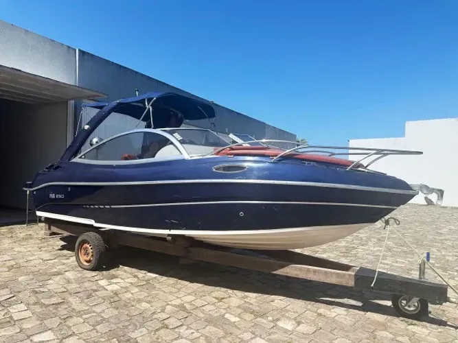 Lancha FS 230 Scappare - Ano 2016 - Mercruiser 4.3L - 220Hp
