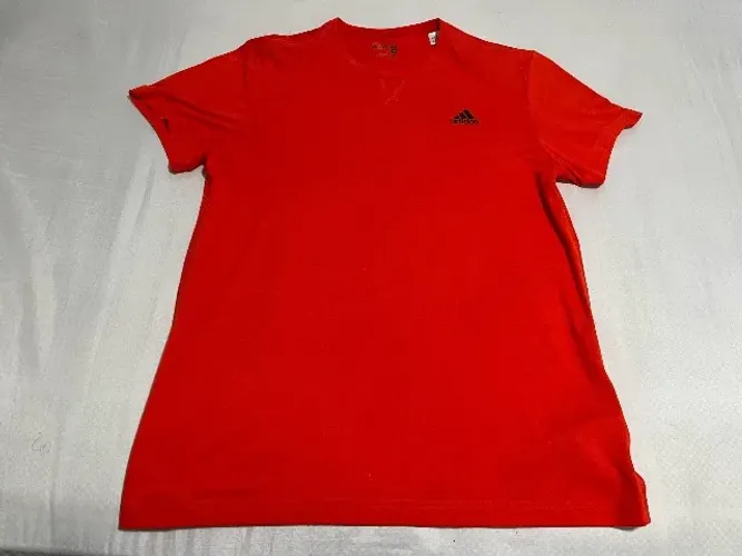 Camiseta Adidas Essentials 