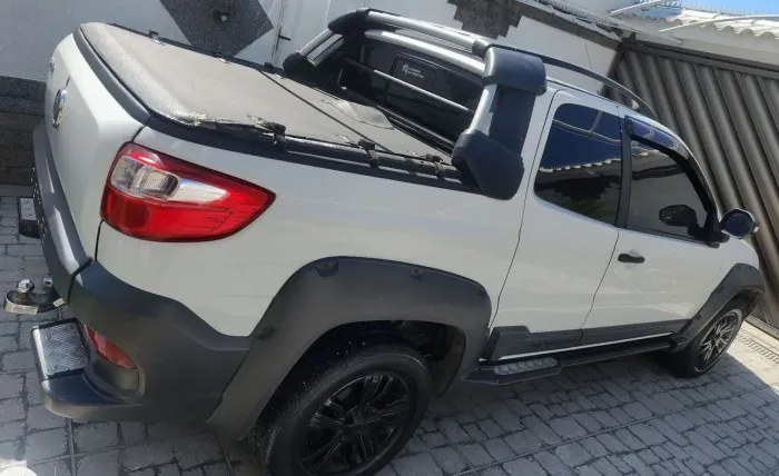Fiat Strada Adventure1.8/ 1.8 Locker Flex CD 2015
