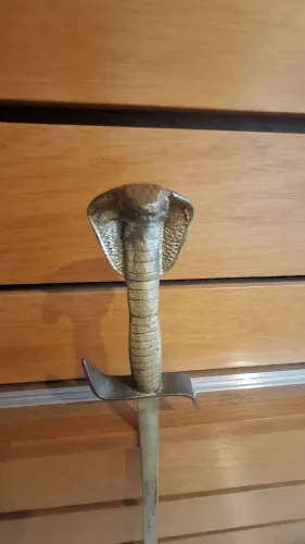 Espada decorativa cobra