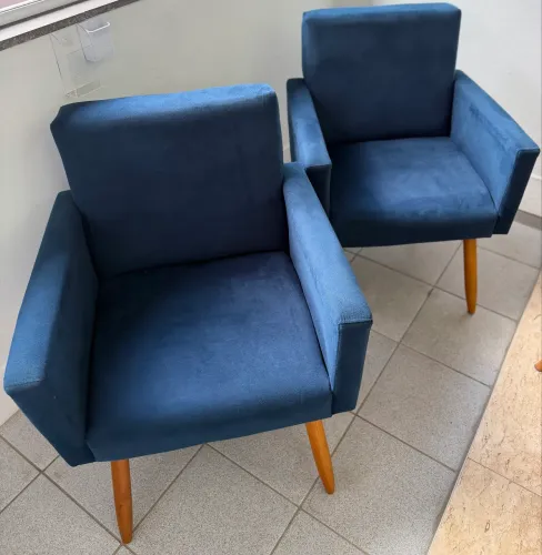 Par de Poltronas Decorativas Azul Marinho