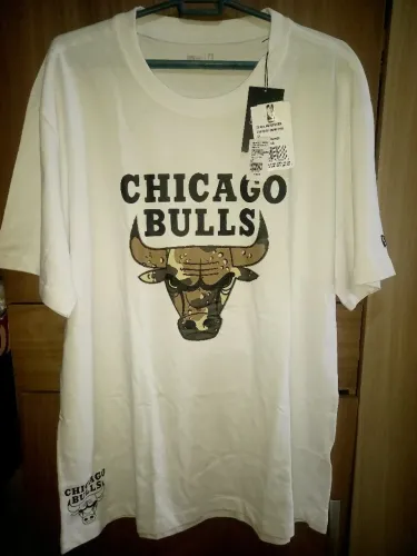 Camiseta bulls new era camu original GG