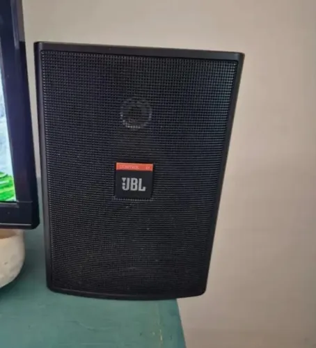 Caixas de som JBL Control 23