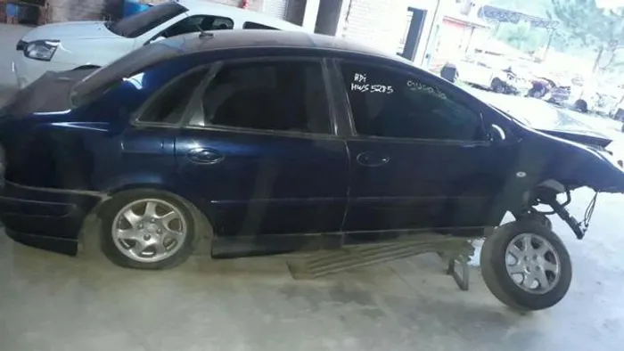 Motor parcial citroen c5 136cvs gasolina 2002 com nota fiscal
