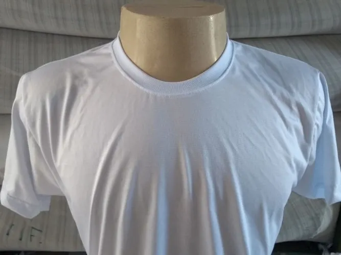 Camisa tradicional branca