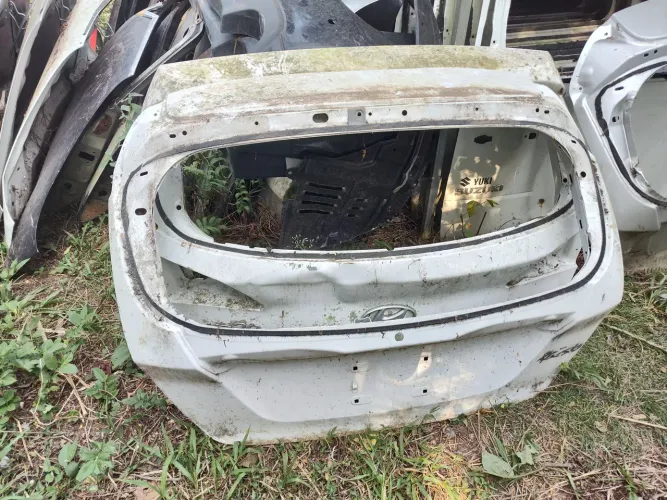 Porta-malas tampa traseira Ford New Fiesta Hatch