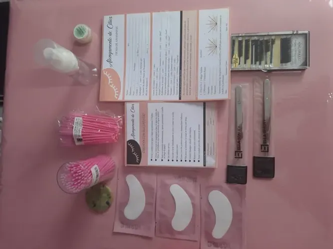 Kit alongamento de cílios.