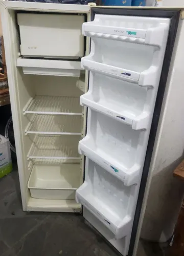 Geladeira Refrigerador Consul Pratice 230 litros Usado em Ótimo Estado 