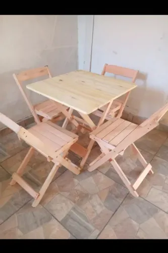 Jogo de mesa e cadeiras dobráveis 