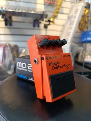 Pedal MEGA DISTORTION MD-2 BOSS