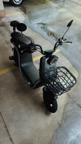 Scooter elétrica Bee 600W modelo U1S por 2.800reais
