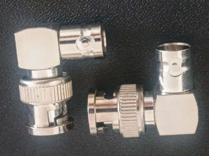 Conectores (02) SDI em L Macho  Fêmea 90 Graus 02 PCs 