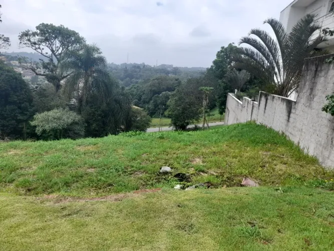 CONDOMÍNIO PRÓXIMO AO SHOPPING GRANJA VIANA