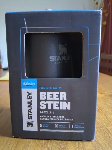Caneca Stanley preta