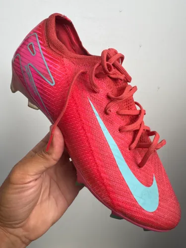 Chuteira Nike Mercutial Vapor 16 ELITE FG
