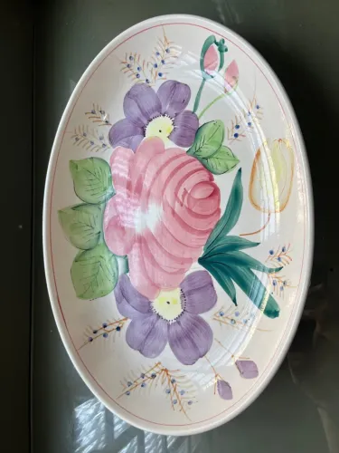 Travessa oval de porcelana com pintura floral