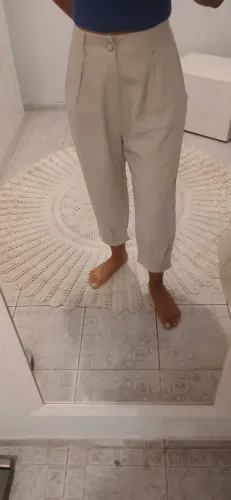 Calça bege elegante