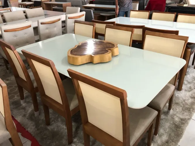 Conjunto Mesa madeira de Jantar com 8 Cadeiras Elegante