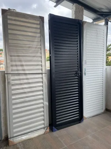 Portas venezianas alumínio ou aço/ a partir de 269,90